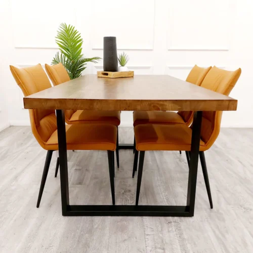 Dt Freya 1.8 Blk Lifestylewithflora 1024x1024@2x